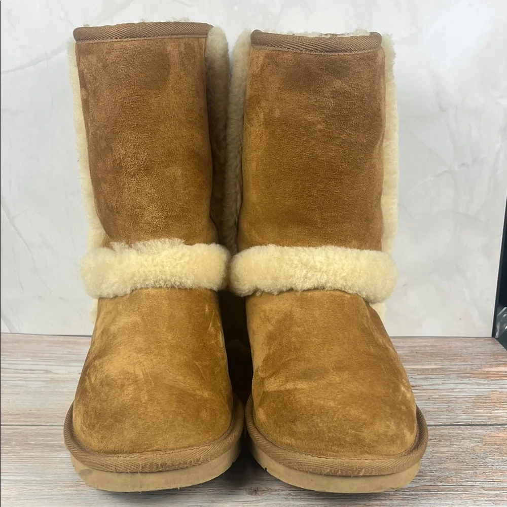UGG‎ Australia Women’s Size 6 Cozy Tan Shearling Boots